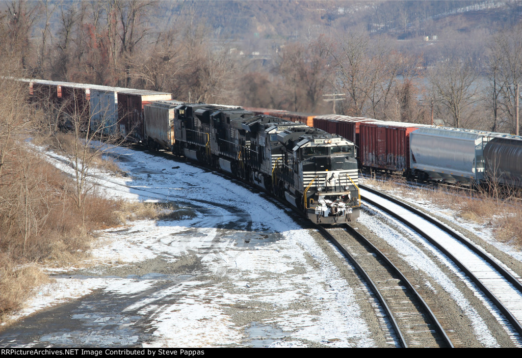 NS 1079 leads train 11Z into Enola yard